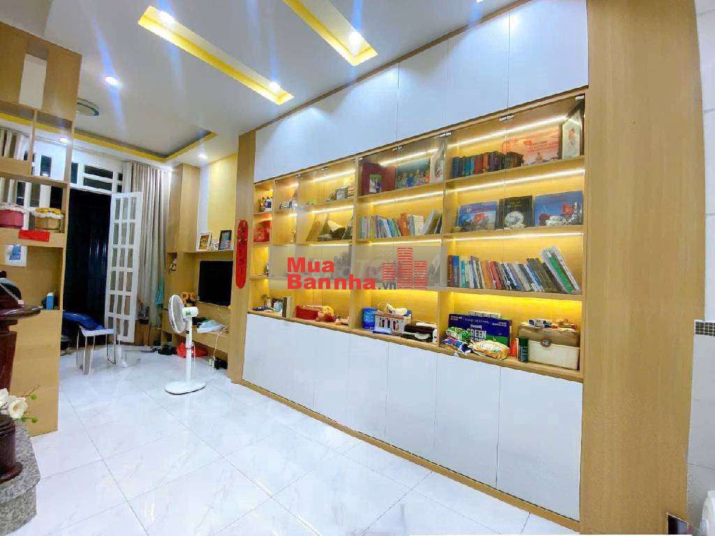 Bán nhà đường Độc Lập-Tân Phú, DT: 40m2-4 tầng, giá 7,x tỷ, hẻm xe hơi