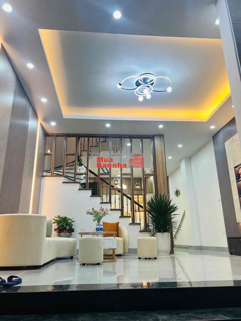 Bán nhà Ngọc Lâm - full nội thất đẹp- Giá tốt