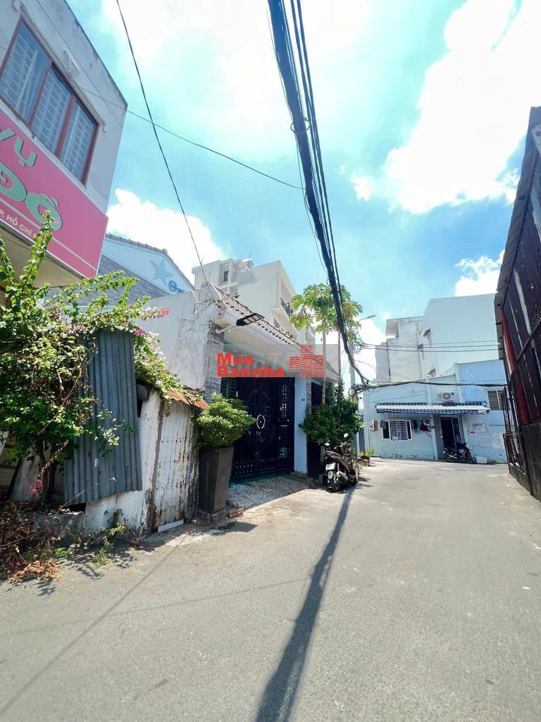 Nhà gần Eaon Tân Phú hẽm 5m dt 32m2 vuông giá 4,1 tỷ thương lượng