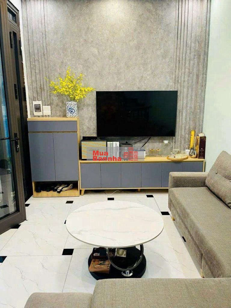 Bán nhà Nguyễn Khang, gần ô tô, 3pn, ngõ rộng ba gác, 37m2x5T