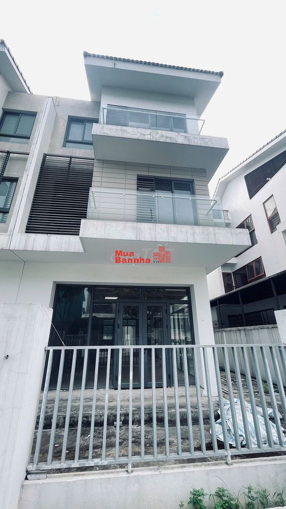 Bán nhà Trích Sài -  Ven Hồ Tây, Trích Sài Lô góc 3 thoáng 91m 30.9 tỷ