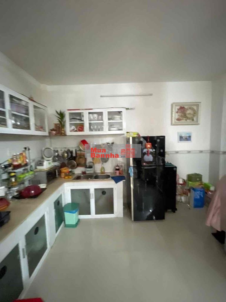 Bán nhà Cạnh Hẻm Xe Hơi, 37m2, 2 Tầng, 4.2 Tỷ thương lượng