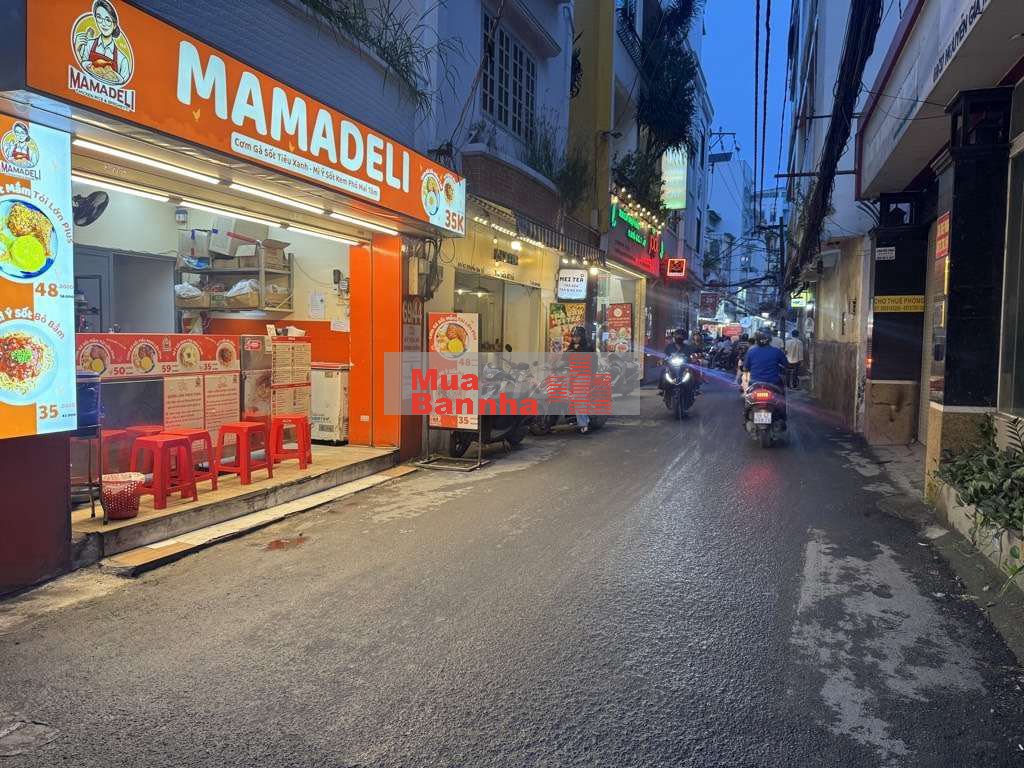 Bên hông trường ĐH HuTech bán nhà HXH 4 tầng 40m2_6,2 tỉ còn bớt