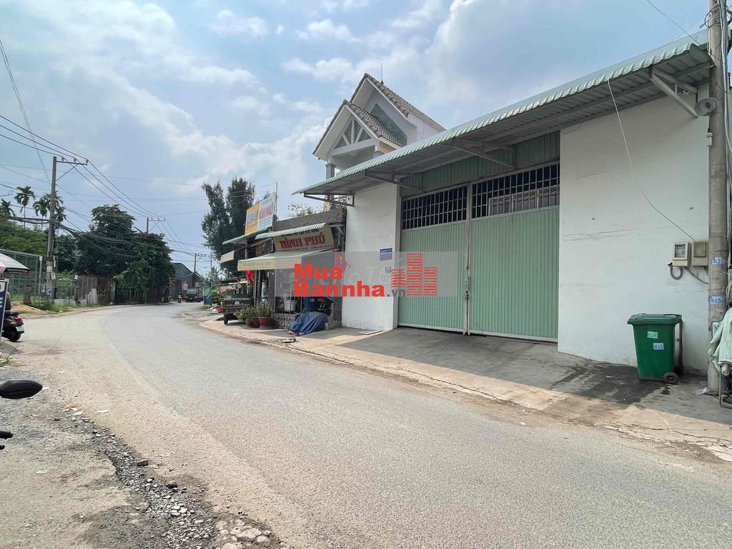 bán nhà mặt tiền