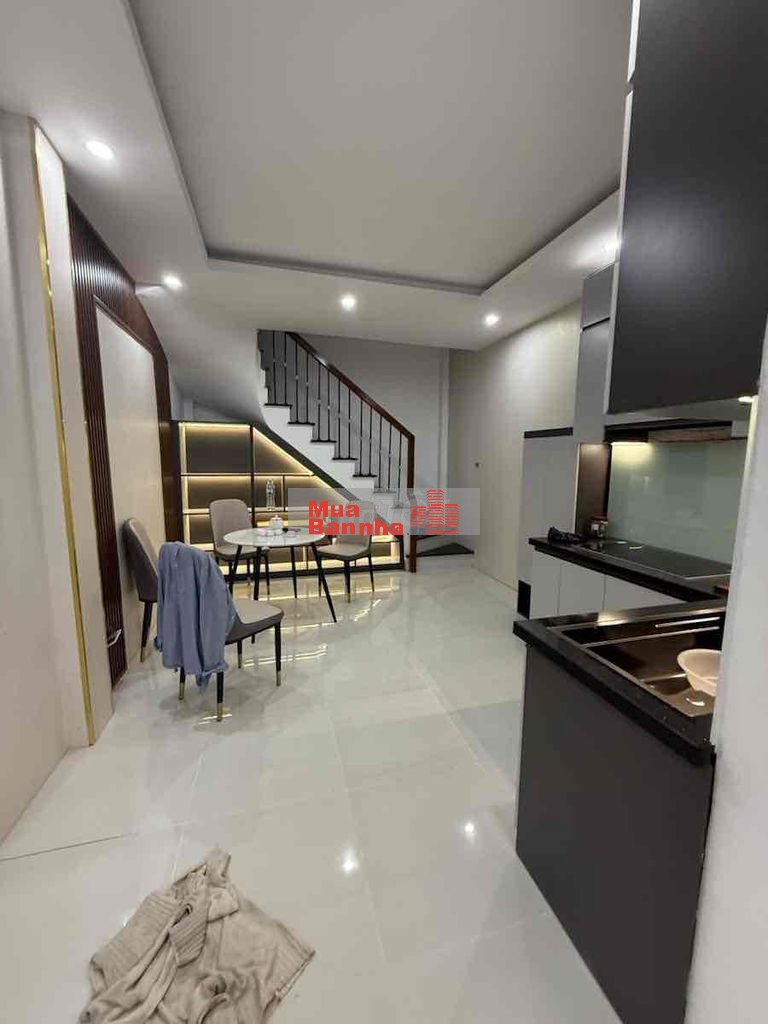 Tin chuẩn Đại Từ. Chỉ 6,5 tỷ 35 m2.ngõ rộng , gần trường, chợ, hồ Linh