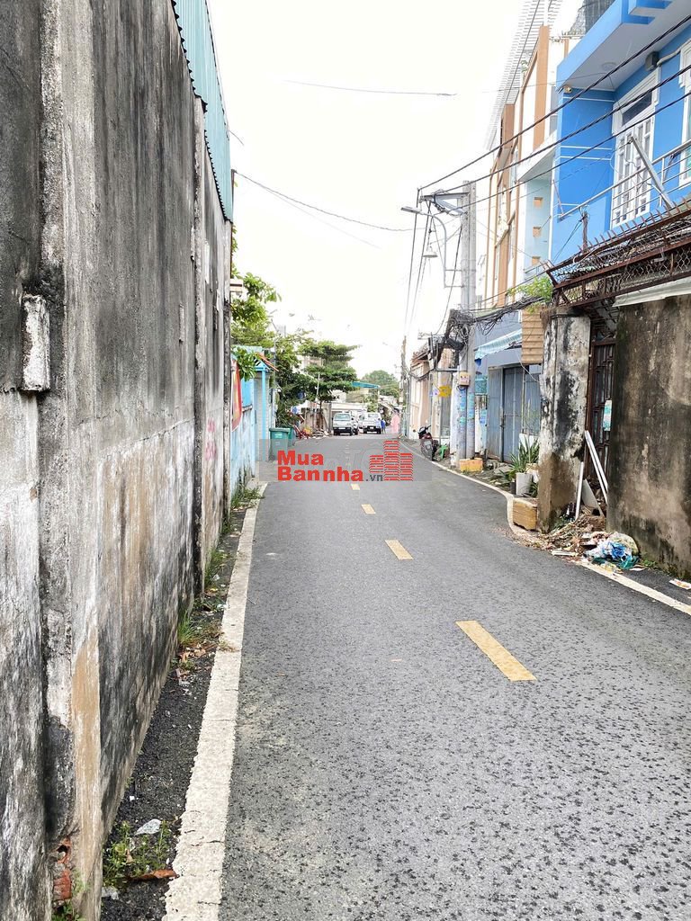 Bán nhà 3 tầng khu vực Lê Văn Việt 65m2 2 tầng 3 phòng ngủ Chỉ 3,9 tỷ