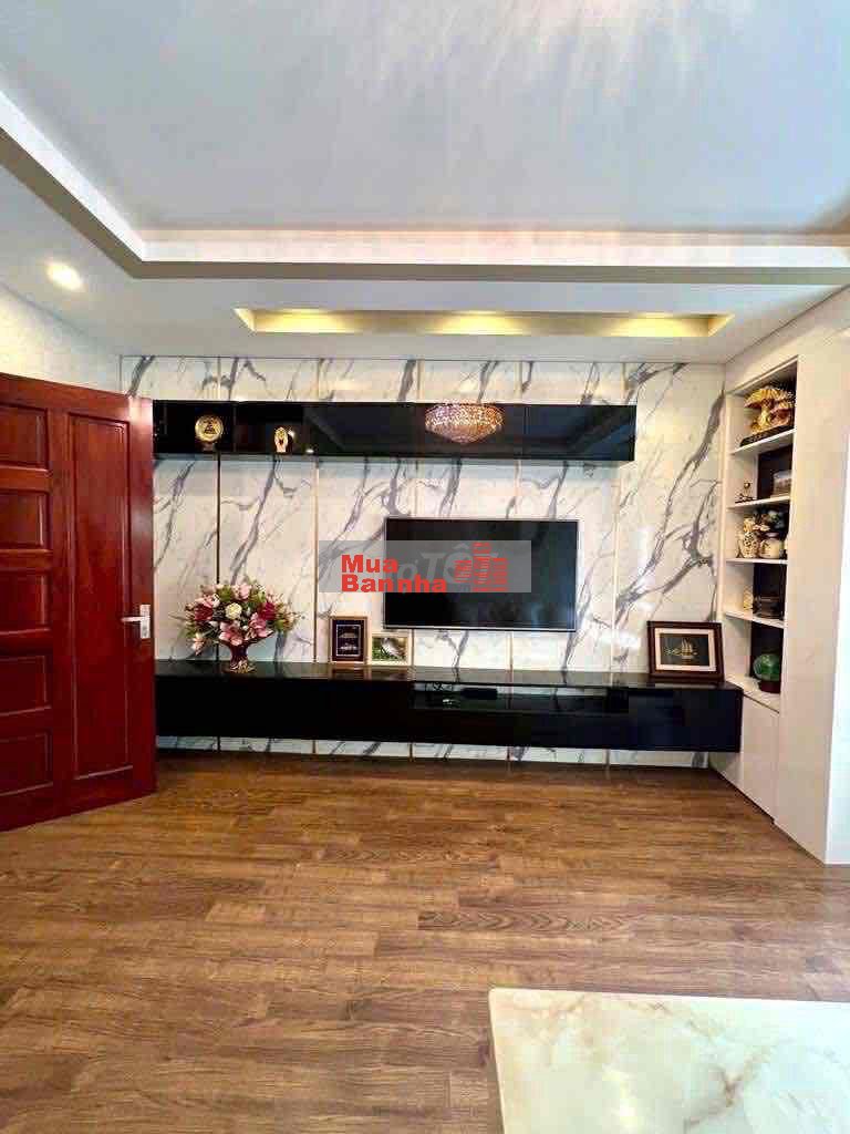 10m ra ô tô tránh phố Tân Mai, ngõ thông, 2 thoáng, KD, full nội thất