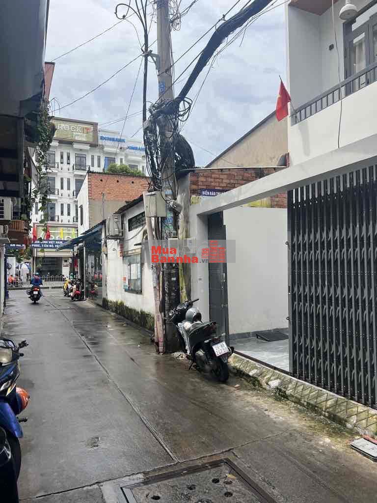 CHỦ ĐỊNH CƯ BÁN GẤP NHÀ HẺM XE TẢI THÔNG CÁCH MẶT TIỀN 20M-LUỸ BÁN BÍC