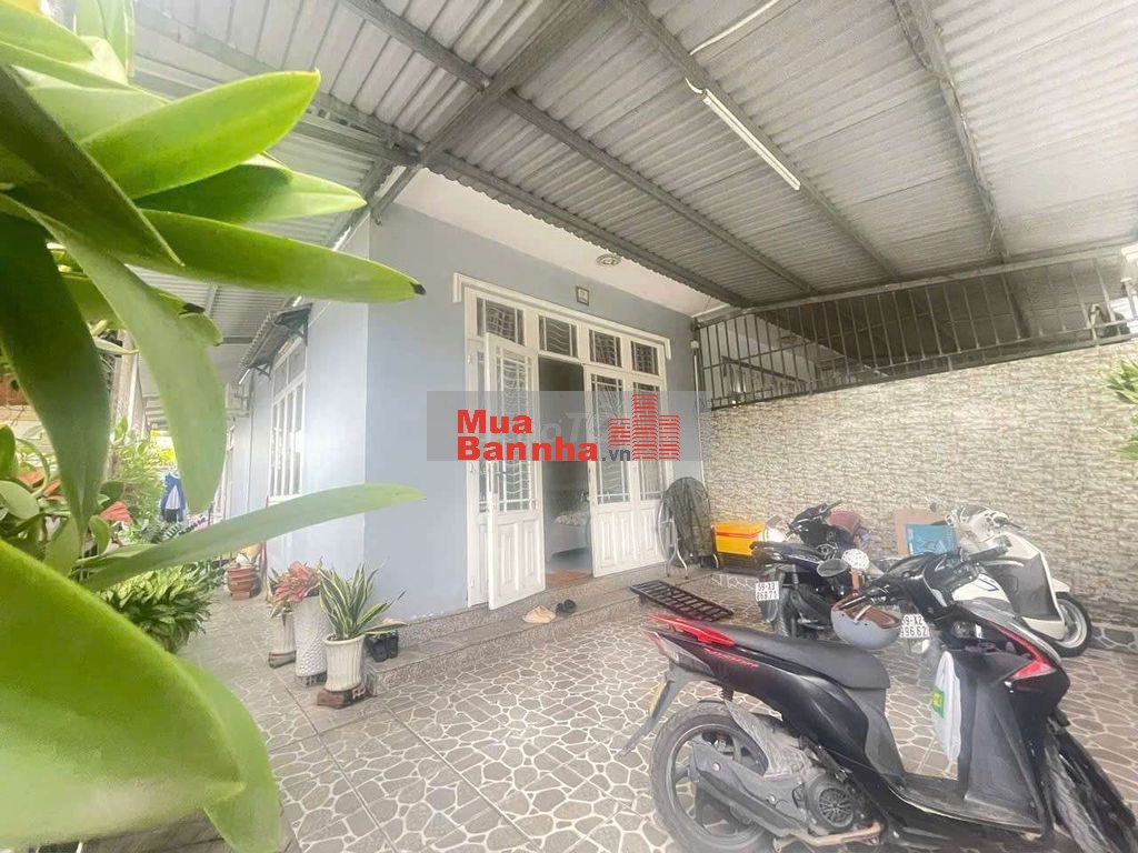 BÁN GẤP NHÀ GÓC 2MT ĐẸP MẶT TIỀN HẺM XE TẢI QL13 HIỆPBÌNHPHƯỚC,108M²