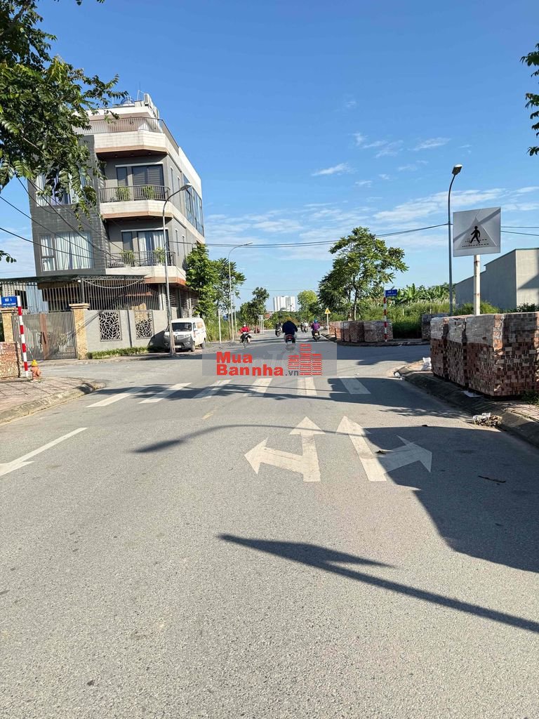 NHÀ ĐẸP 5 tầng thang máy trung tâm phường Cự Khối