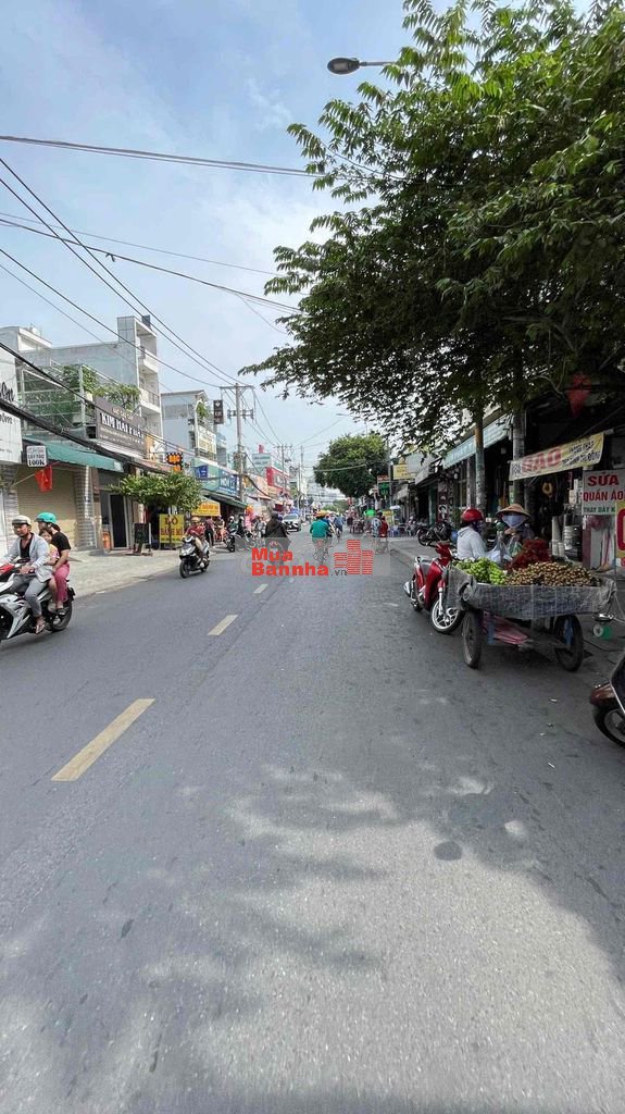 Nhà Mặt tiền kinh doanh sầm uất ngày đêm. 4m x30m