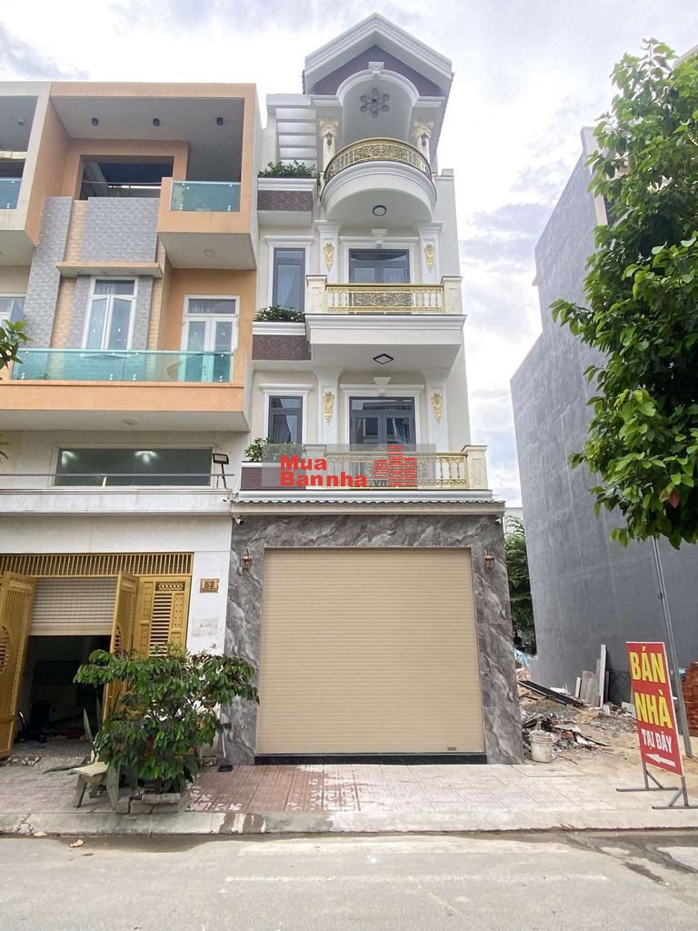 Nhà phố hoàn công kdc Phú Hồng Thịnh gần BigC Go làng đại học quốc gia