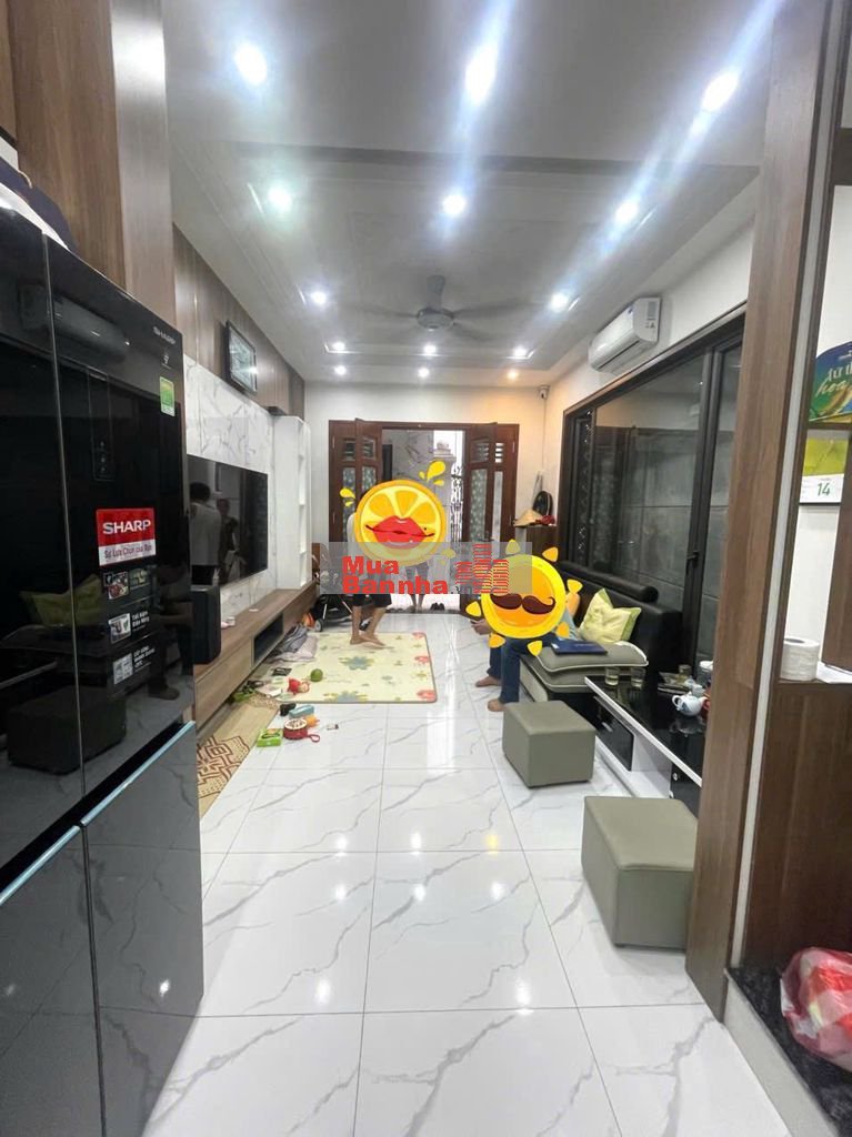 ĐẸP! Bán nhà Hoàng Hoa Thám, 30m ô tô-ngõ thông ba gác, ở ngay 38m2*5T