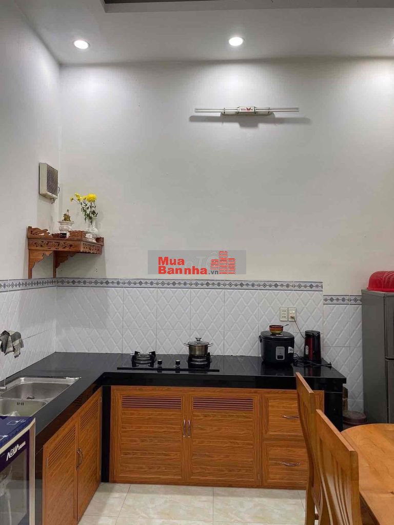 nhà này ko mua dc thì quá tiết rẻ nhất đẹp nhất khu vực luôn hàng ngop