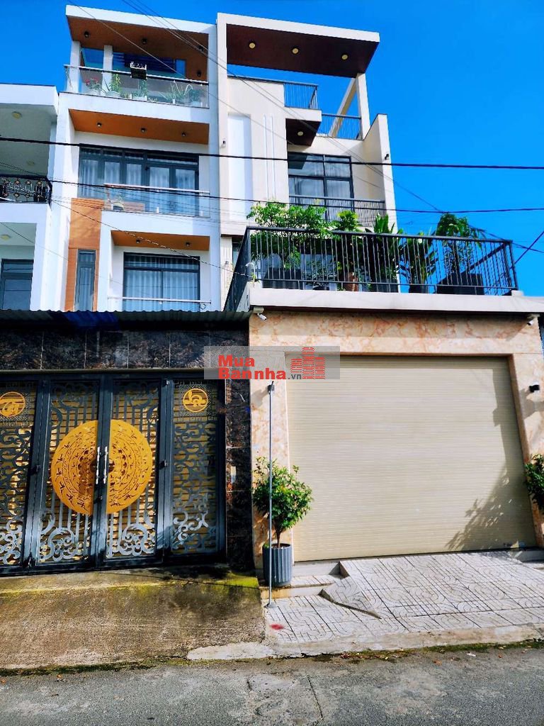 Nhà đẹp, 1 Trệt 2 Lầu, Thủ Đức. 90m2(4.5mx20m). Hẻm xe hơi sạch sẽ.