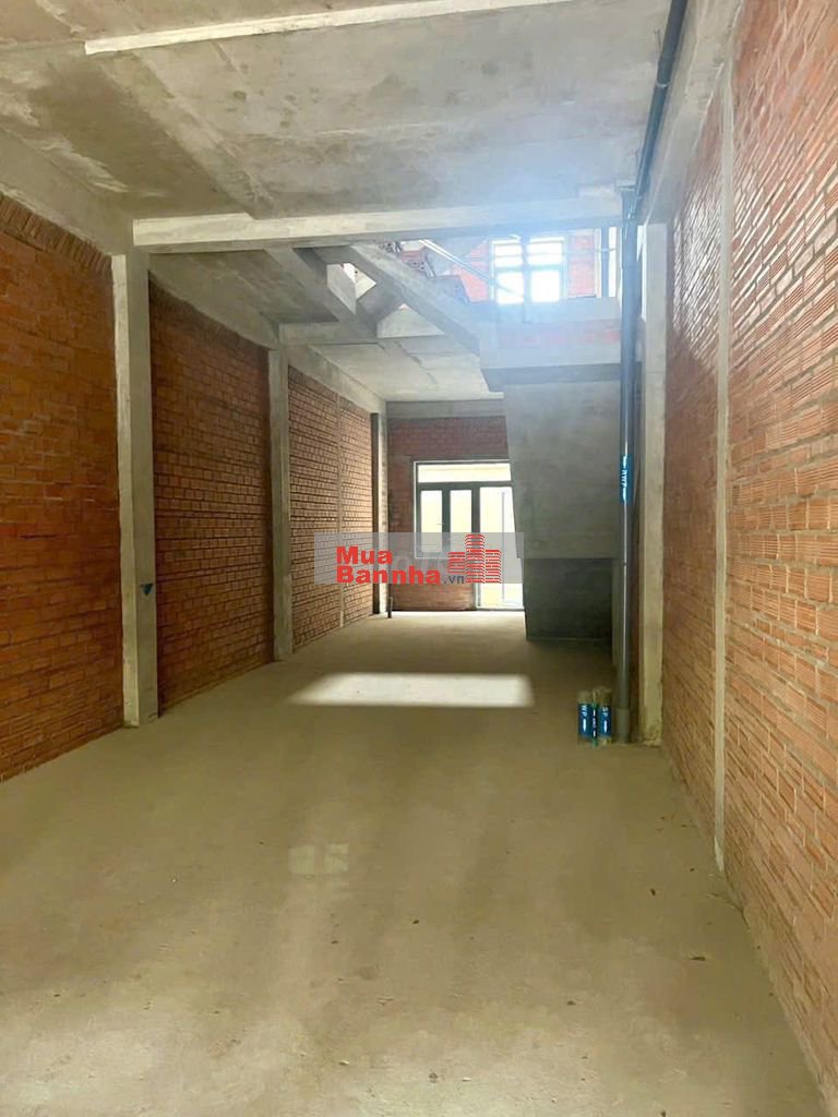 Chính chủ cần bán gấp căn nhà ngay Làng Đại Học TP HCM. 7.6 tỷ/căn