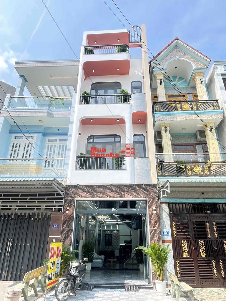 nhà hoàn công . sân ô tô. có 4 phòng ngủ . phòng thờ. gần thủ Đức.