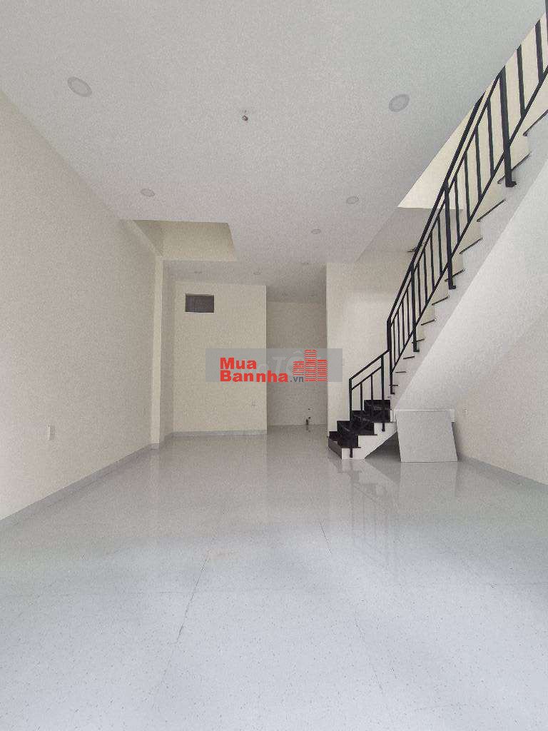 NHÀ QUẬN 7, LÊ VĂN LƯƠNG ,P. TÂN HƯNG.
NGANG 5 x10m, 4tỷ xíu (TL)