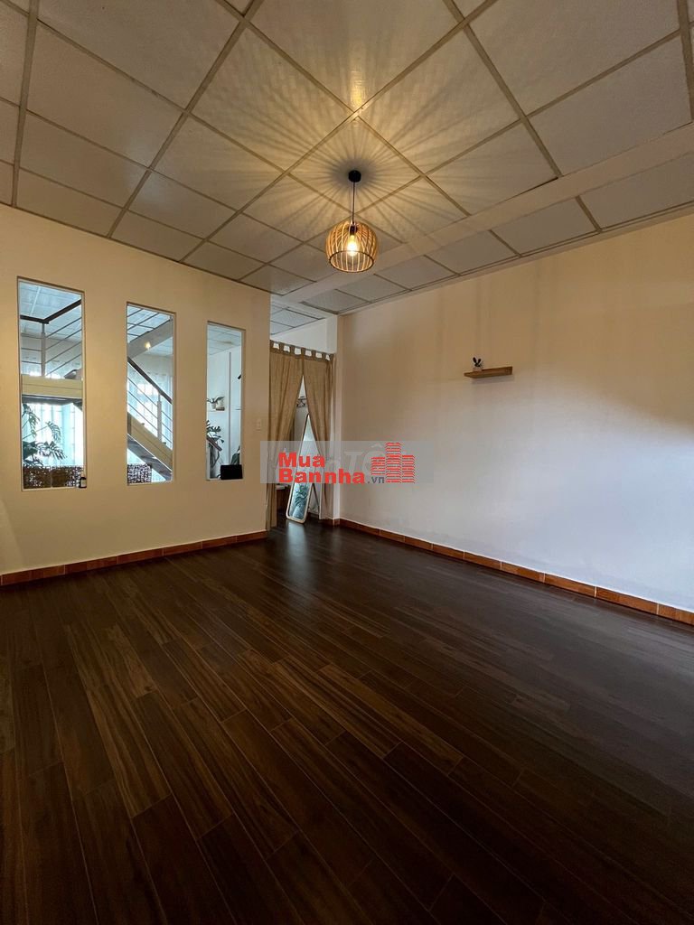 nhà 5,5 tỷ có 1 trệt 1 lầu đường ô tô Ngô Quyền phường 6 Đà Lạt