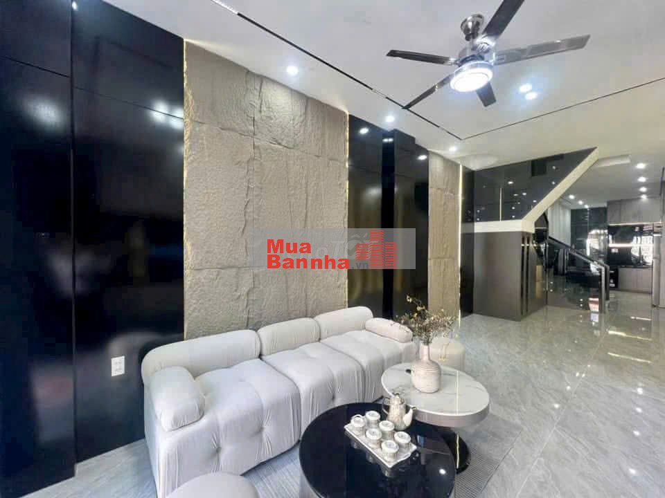 Bán nhà mặt tiền kinh doanh sầm uất đường (10m5) Huỳnh Ngọc Huệ