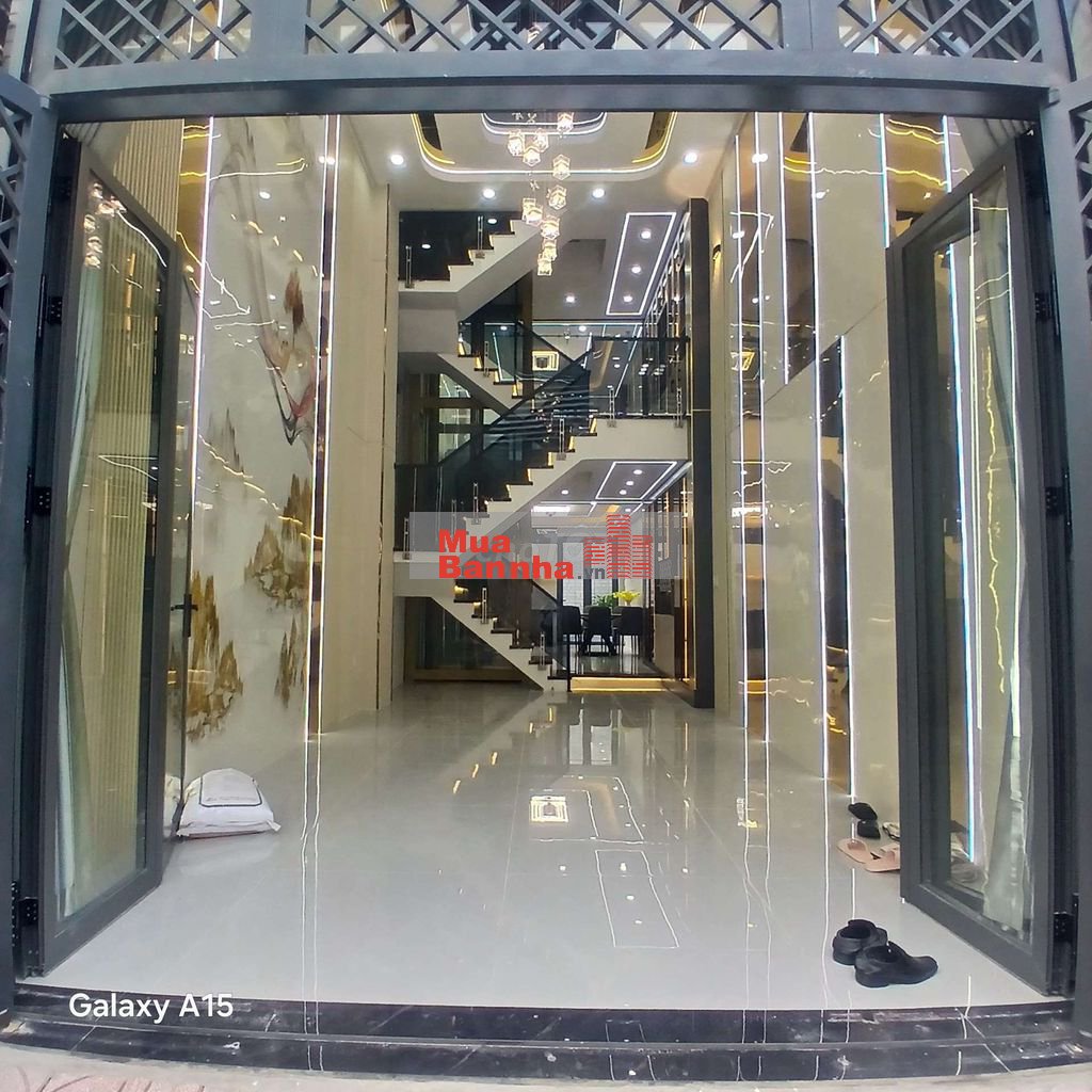 8 tỷ 400 thương lượng, nhà mới 5 tầng có thang máy, dt: 4 × 17