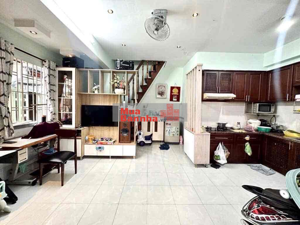 LÔ GÓC 2 MẶT HẺM - GIÁP Q1 - NGANG KHỦNG 6M