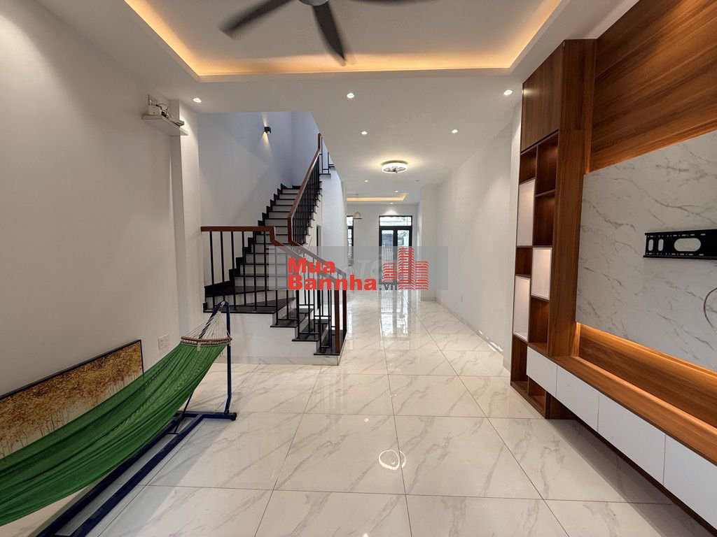 Nhà 3 Tầng, 68m2, ĐS11, Gần Ga Metro, Trường Thọ, Thủ Đức Chỉ 7,x Tỷ.