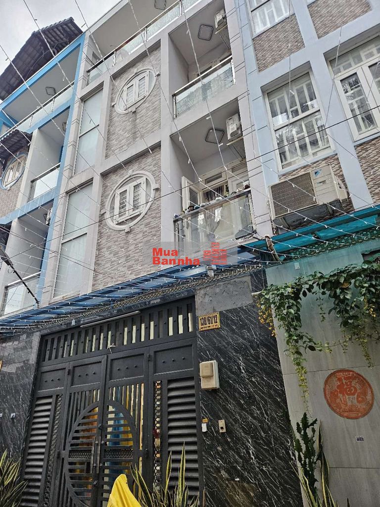 Bán nhà phố 1 trệt, 3 lầu, 1 phòng khách, 4 phòng ngủ, hẻm xe hơi