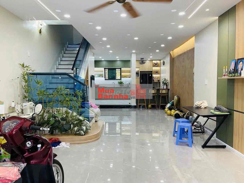 NHÀ RỘNG GIÁ MỀM QUANG TRUNG P11 60M HẺM XE HƠI THÔNG 3 PHÒNG CHỈ 4T