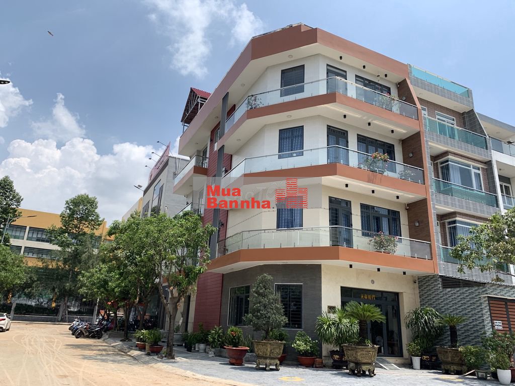 Bán nhà The Seasons ngay Lotte giá 10.7 tỷ. DT 7x20, 1T 3L ST. Sổ sẵn