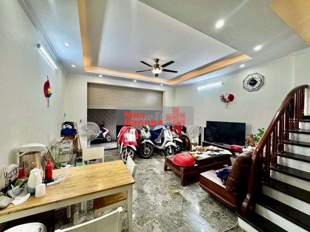 Võ Chí Công, nhà mặt ngõ, gần oto, lo góc dân xây thoáng sáng 40.8m*5T