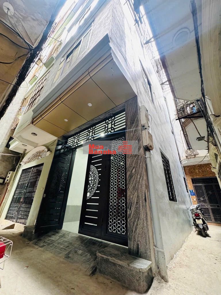 Nhà đẹp Đống Đa 35m², 7T thang máy, lô góc, gần hồ, vài bước ra phố.