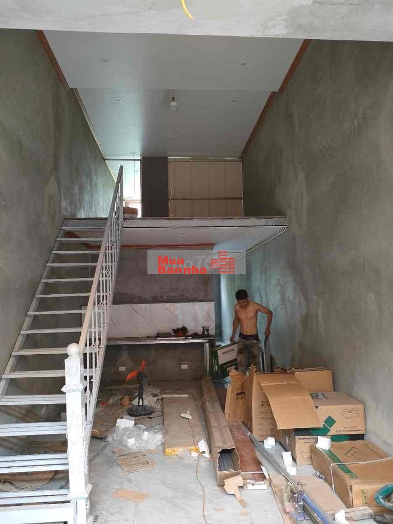 HƠN 1 TỶ CÓ NHÀ MỚI CẤP 4 GÁC XÉP SIÊU QUẦN, TT OAI-GẦN PHỐ-60M; 2NGỦ