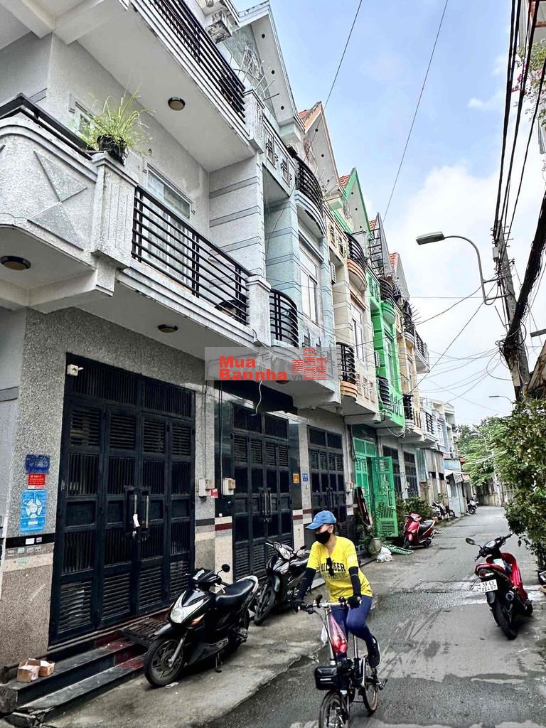 GÓC 2 MẶT TIỀN – HXH 6M – KINH DOANH + 6 PHÒNG TRỌ – 3 TẦNG – DTS 131