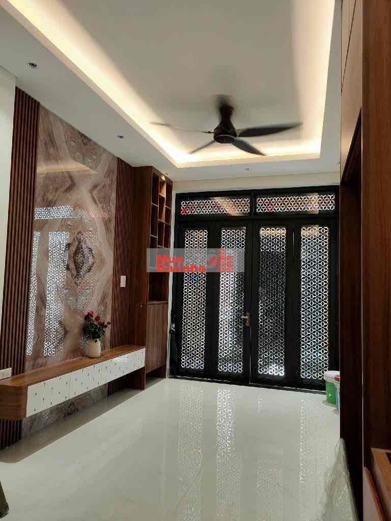 Bán nhà thạch bàn long biên