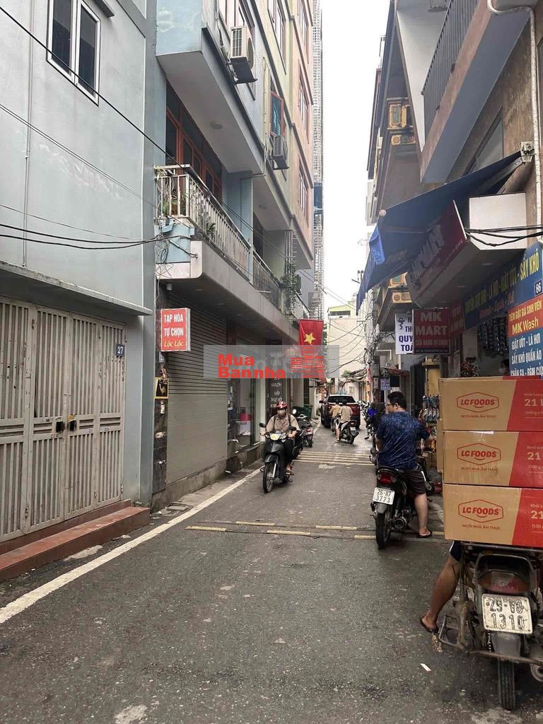 Nhà 6 tầng, Thang Máy, mặt phố Lai Xá