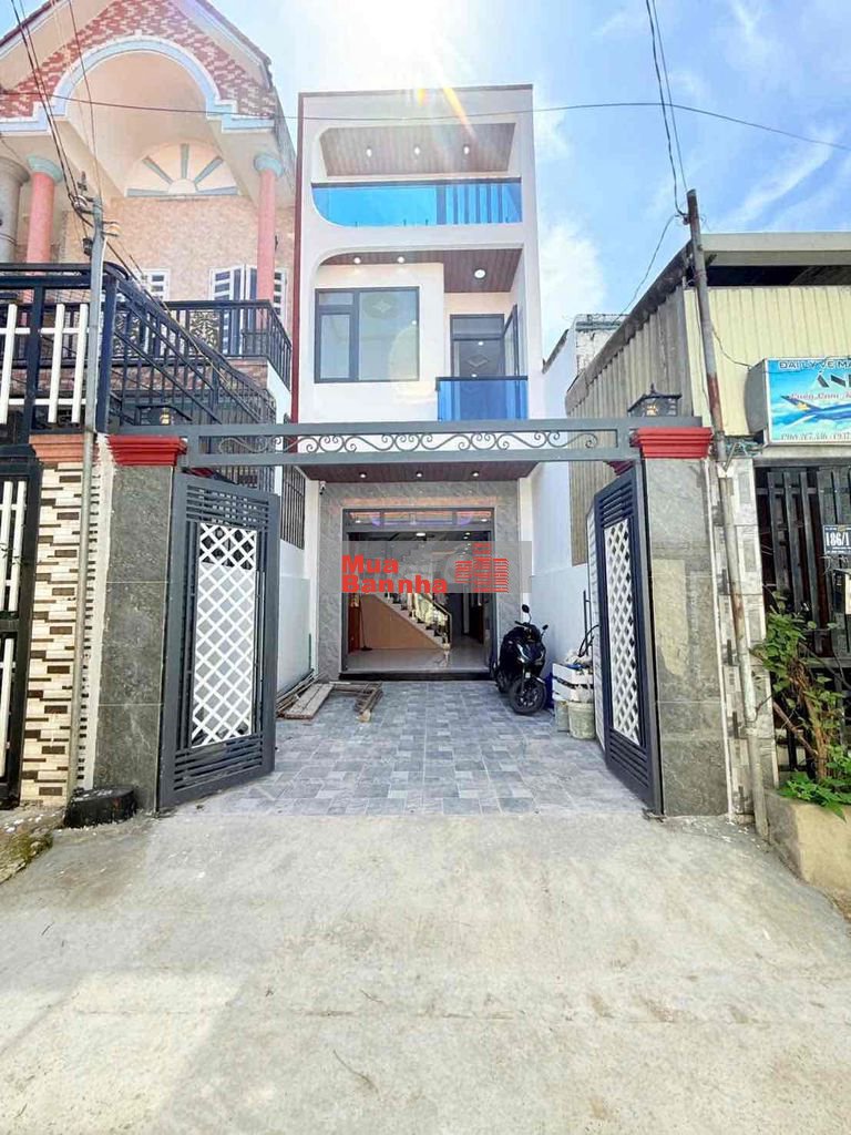 bán nhà 1 lầu 1 trệt. sân xe hơi 7 chổ. p dĩ an