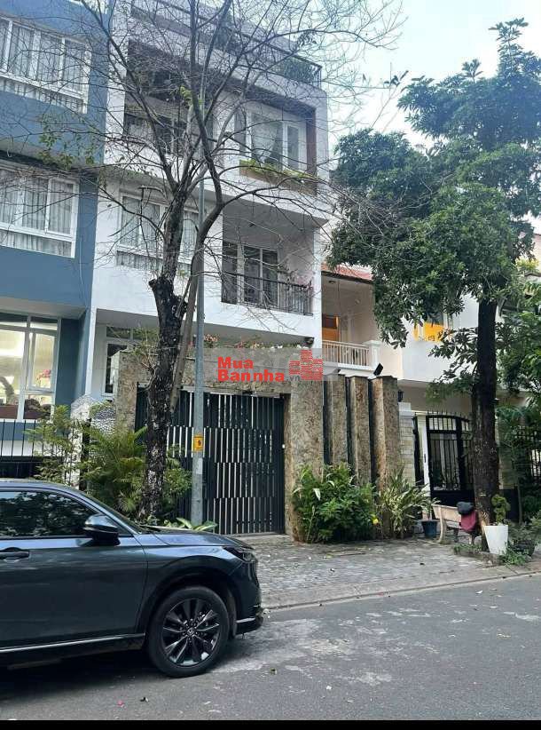 Biệt thự 8x20 3 tầng KDC Bình Phú