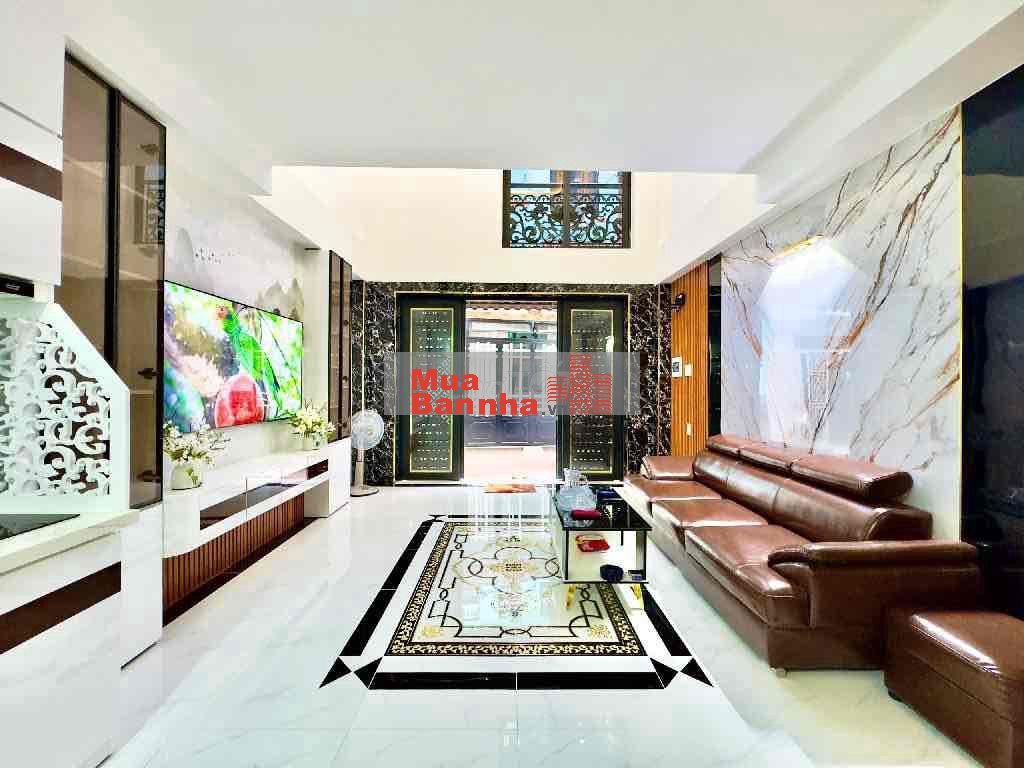 NHÀ MỚI - Ngay Phạm Văn Đồng- 3PN-4WC- full nội thất-