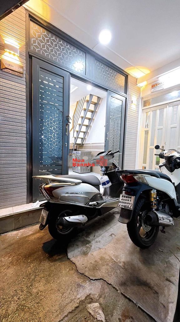 Nhà mới 100% Tặng nội Thất