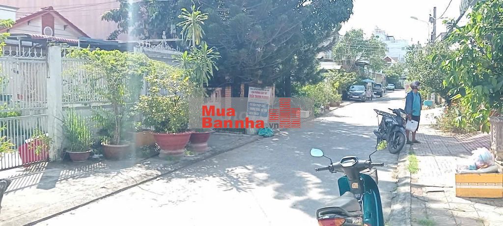 Bán Nền Tặng Nhà Cấp 4 Kiên Cố Hẻm 49 Trần Hoàng Na