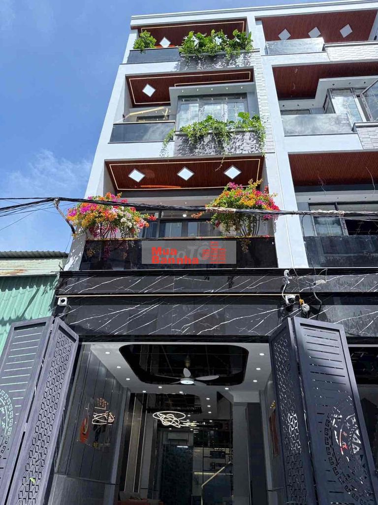 Nhà phố Đẳng cấp, đầy đủ tiện nghi 2 lầu sân thượng tại Thị Trấn Nbe