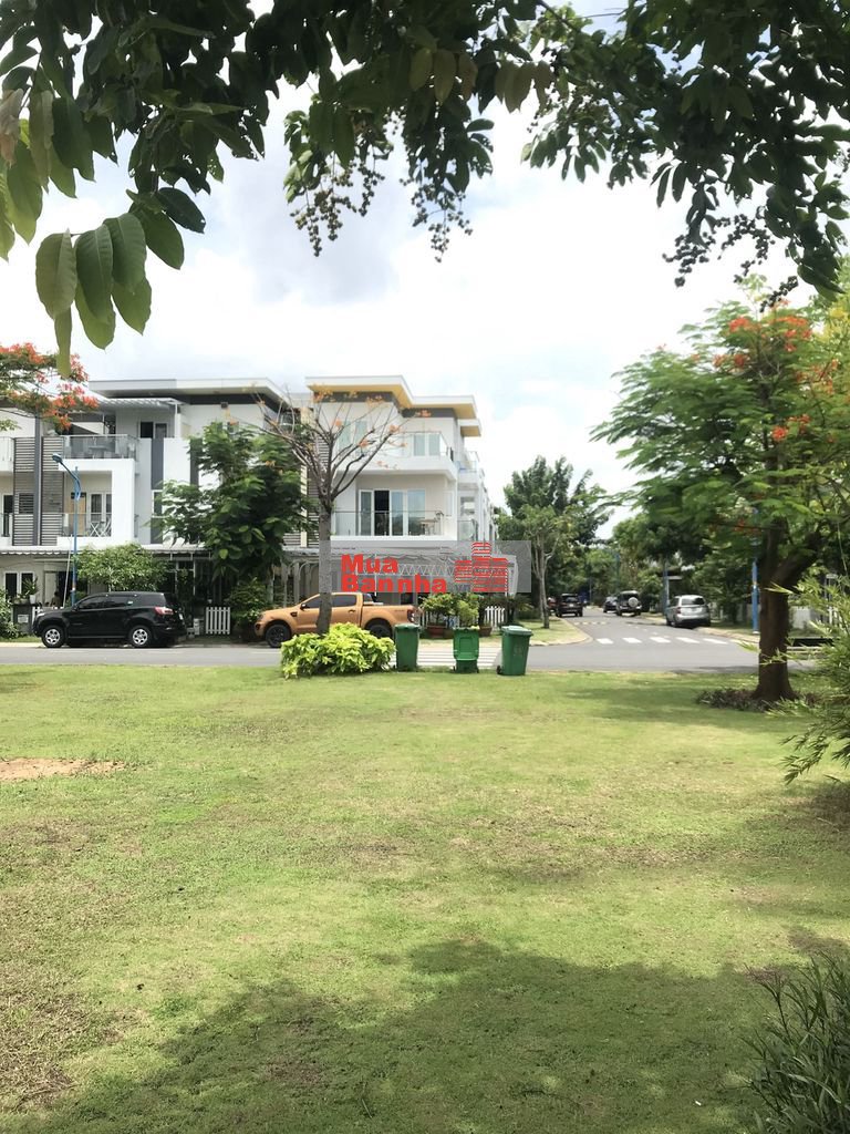 GIÁ TỐT  nhà Melosa Khang Điền 80m2, có nội thất, sổ hồng, hướng mát