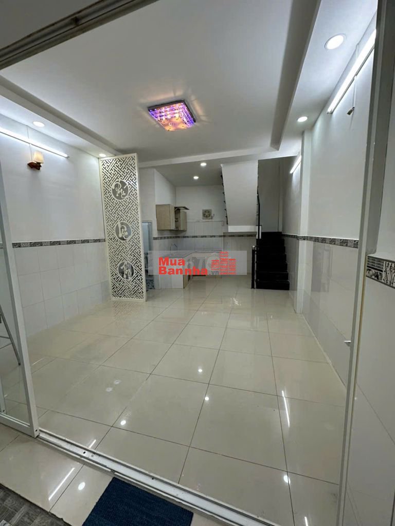 Nhà hẻm trung tâm Q3 Lê Văn Sỹ, 2 tầng, cách HXH 15m giá 3,9 tỷ TL