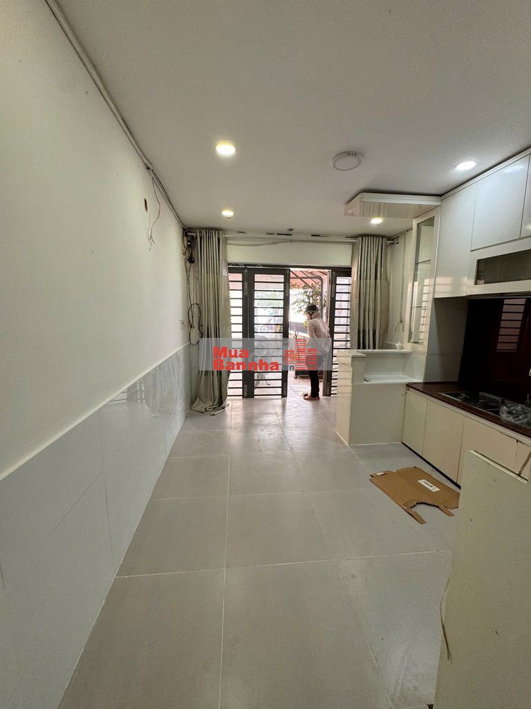 Bán nhà HXH Nguyễn Gia Trí - 4mx8m- 3PN, có sân khoảnh sân vườn chill