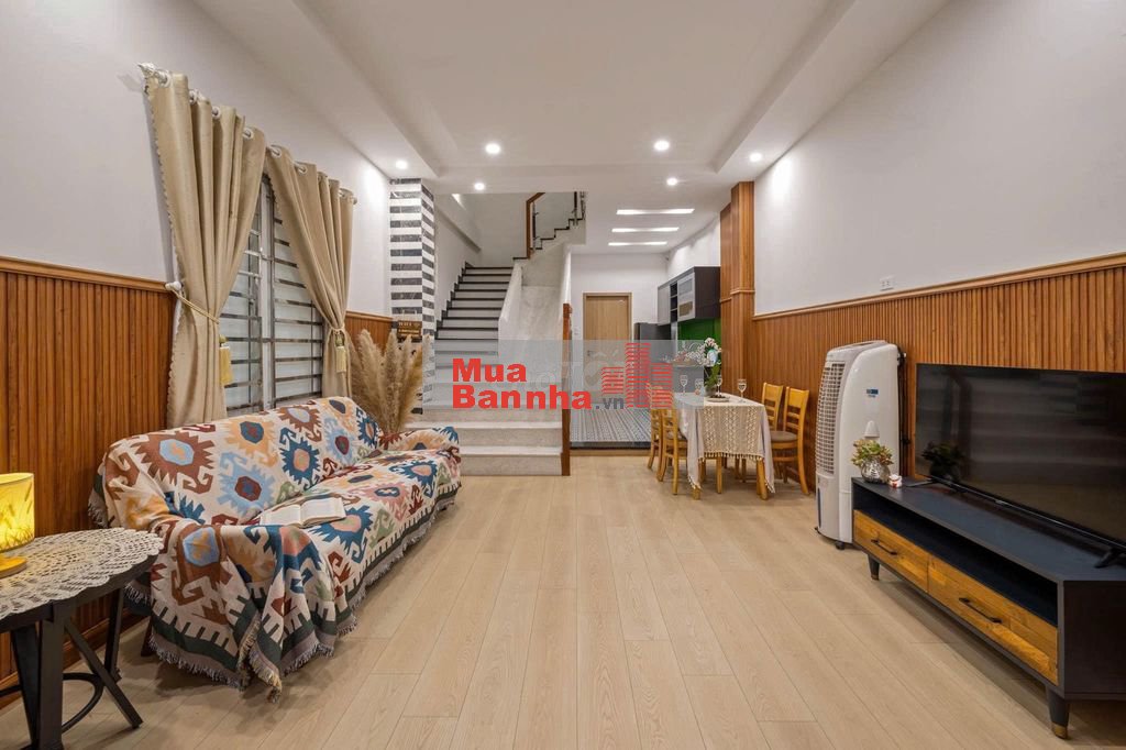 BÁN NHÀ ĐẸP 2 TẦNG LÊ BÔI, ĐỐI LƯNG VỚI VÕ NGUYÊN GIÁP, SÁT BIỂN