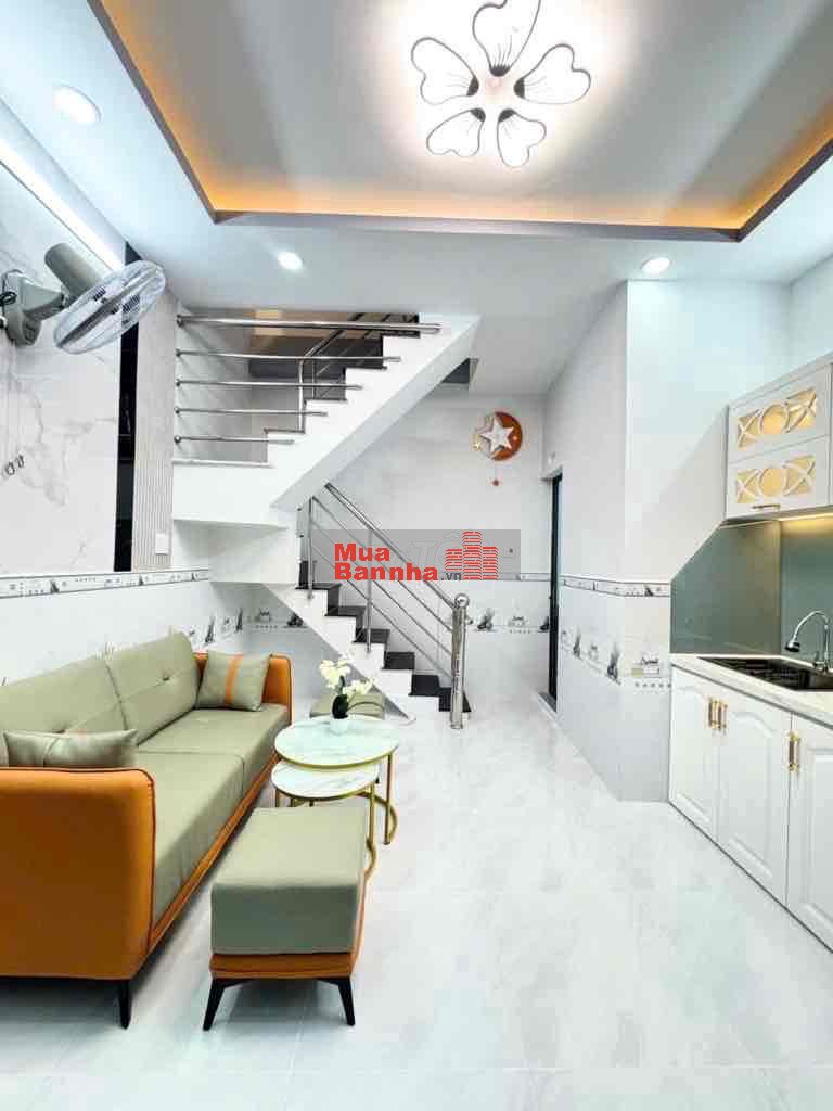 Bán Nhà Sổ Hồng , 4x5m, 2 Tầng, sát Q7 100m ,giá 1tỷ 750