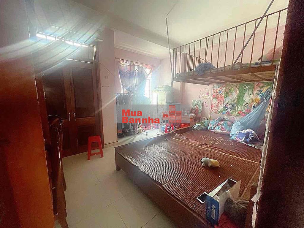 BÁN NHÀ GẦN HỘI TRƯỜNG ĐÔNG HOÀ.HẺM XE HƠI