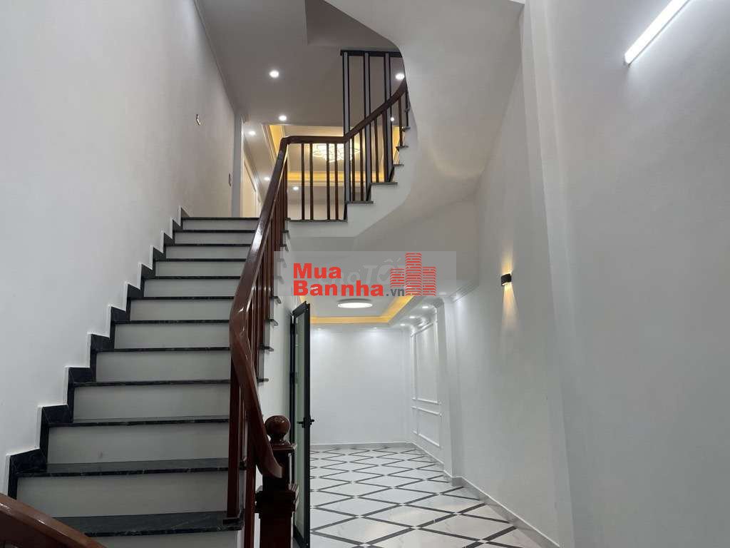 BÁN NHÀ NGỌC HỒI- NHÀ MỚI- SÁT LINH ĐÀM- CÁCH 1 NHÀ RA ĐƯỜNG OTO 13M