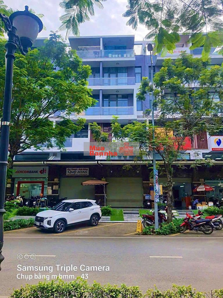 Nhà mặt tiền lớn kinh doanh